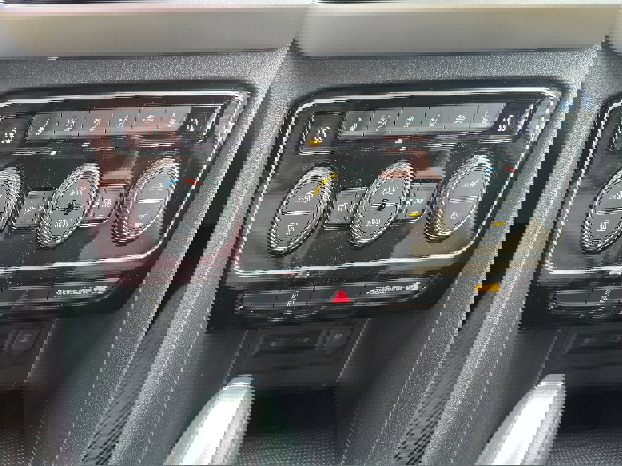 Certified 2022 Volkswagen Atlas Cross Sport SEL R-Line image 20