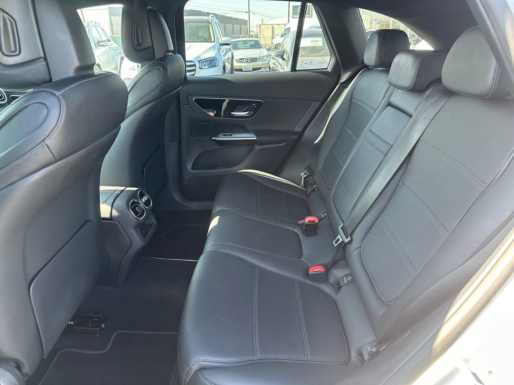 Used 2024 Mercedes-Benz GLC 300 4MATIC image 18