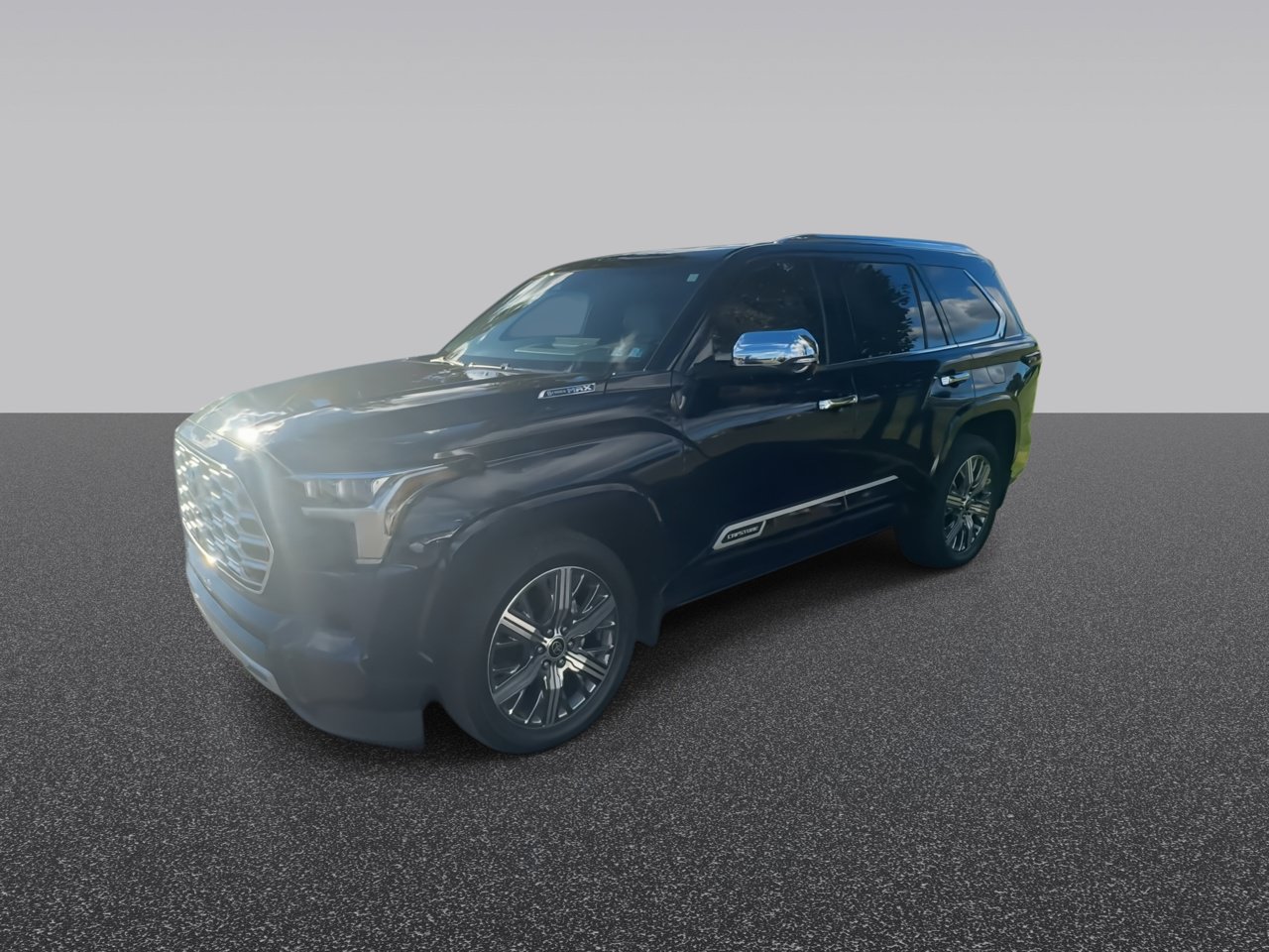 Used 2024 Toyota Sequoia Capstone AWD/4WD image 5