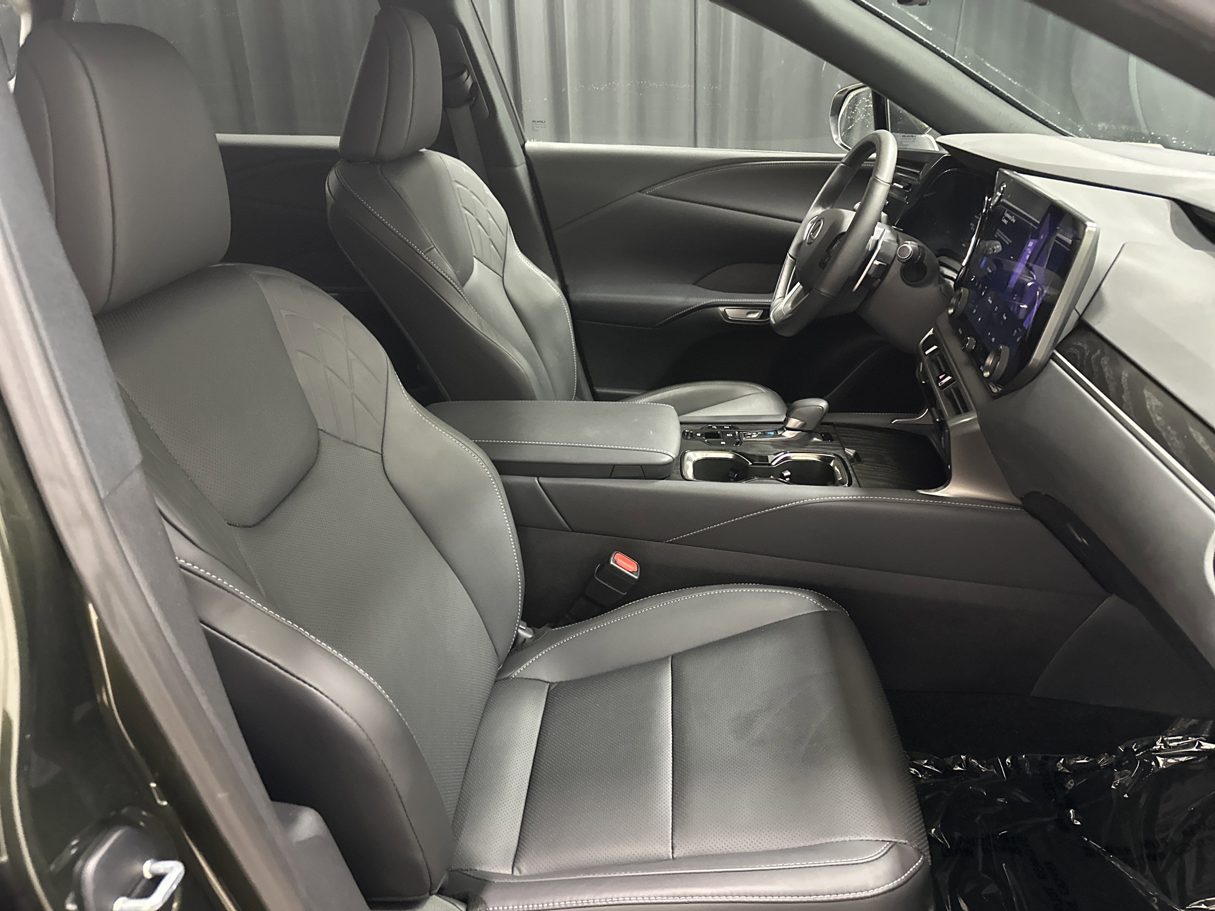 Certified 2025 Lexus RX 350h 350h Premium w/ Accessory Package image 33