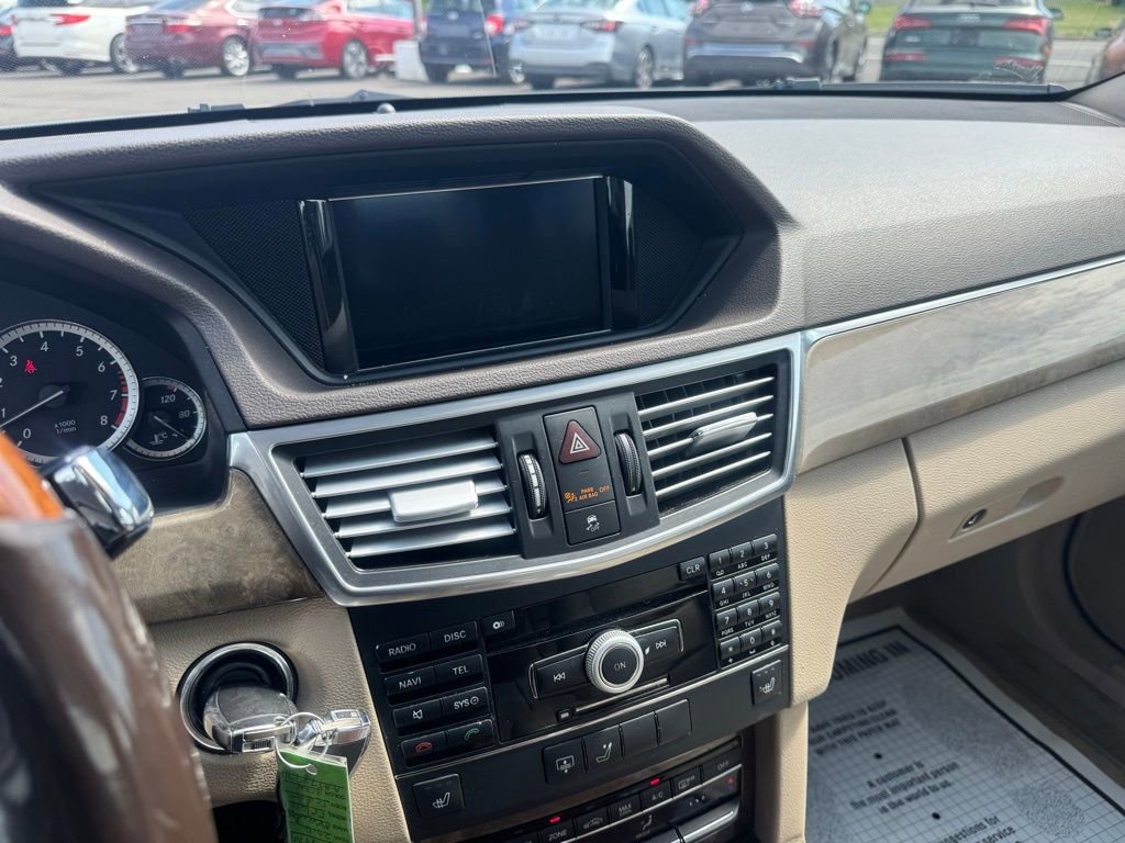 Used 2010 Mercedes-Benz E 350 4MATIC Sedan image 31