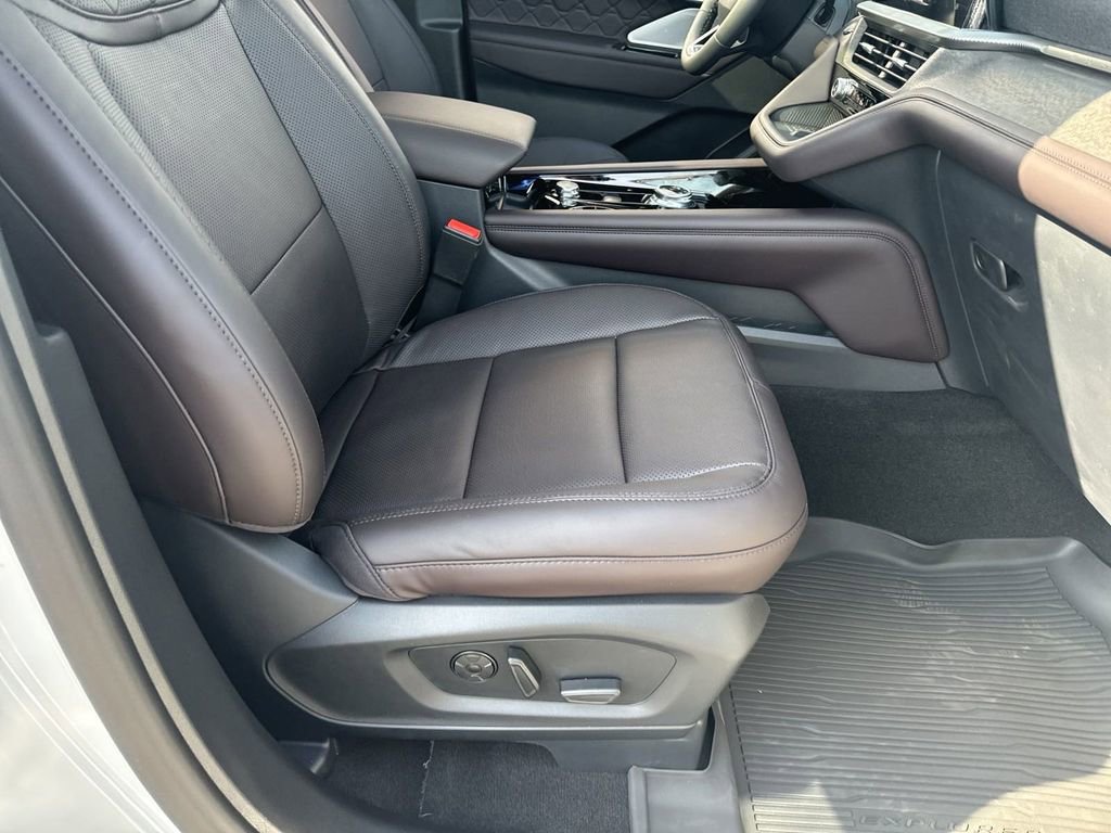 New 2025 Ford Explorer Platinum w/ LUX Leather Package image 14