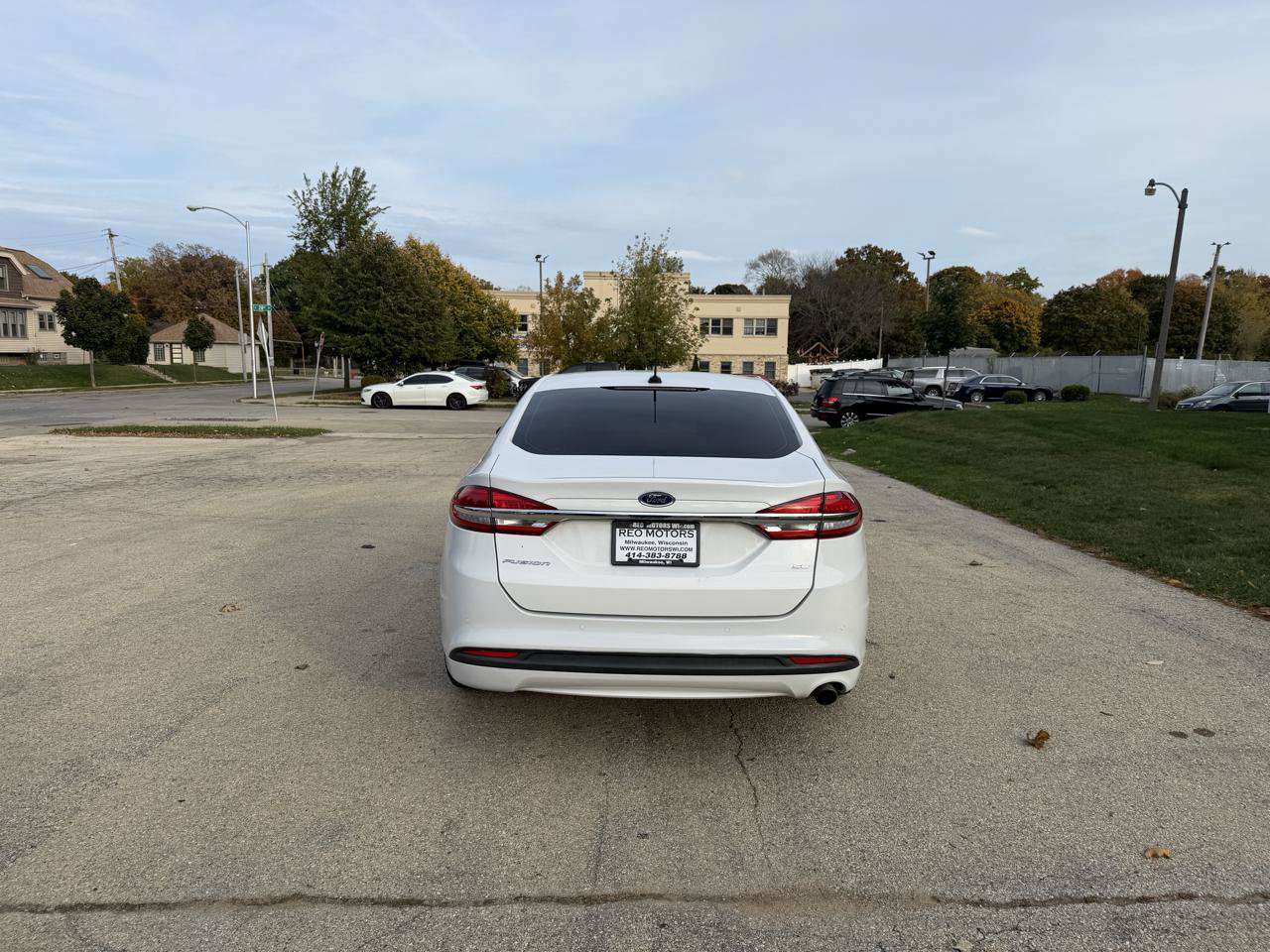 Used 2018 Ford Fusion SE w/ Fusion SE Technology Package FWD image 6