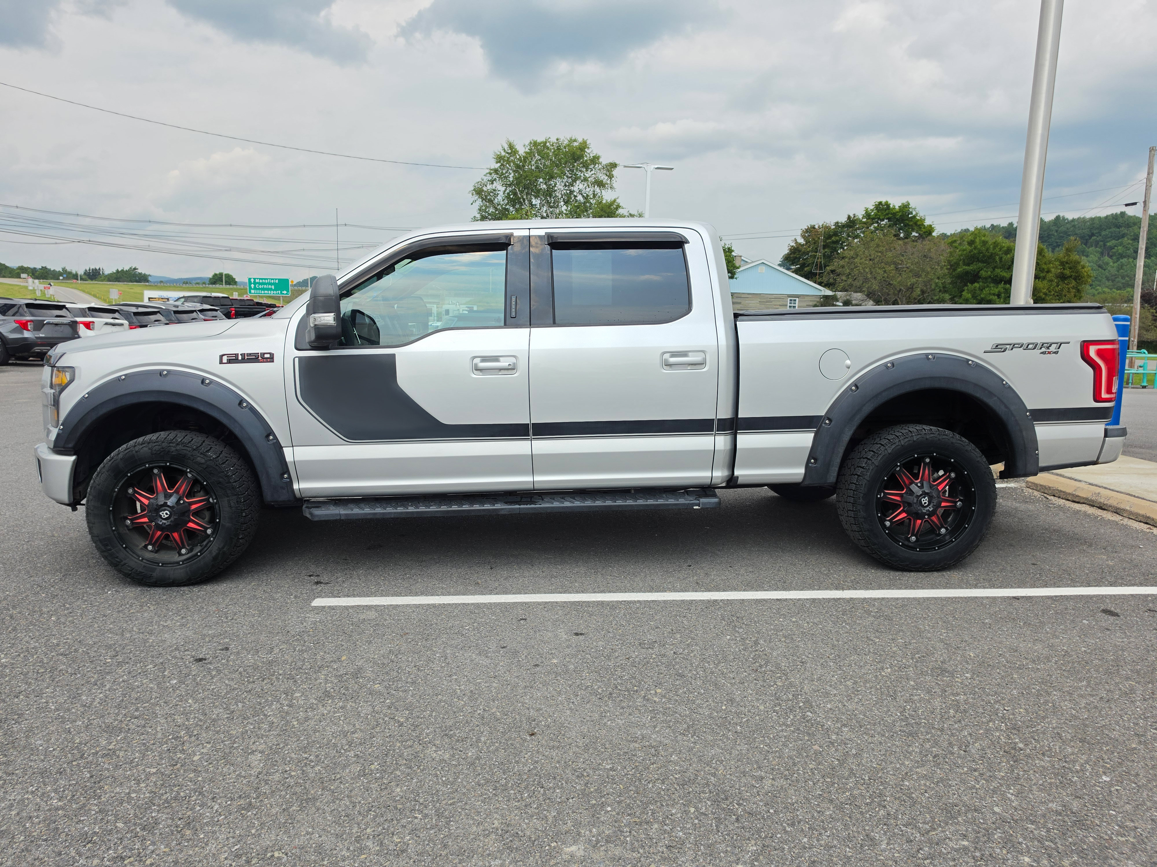 Used 2016 Ford F150 XLT w/ Equipment Group 302A Luxury AWD/4WD image 7