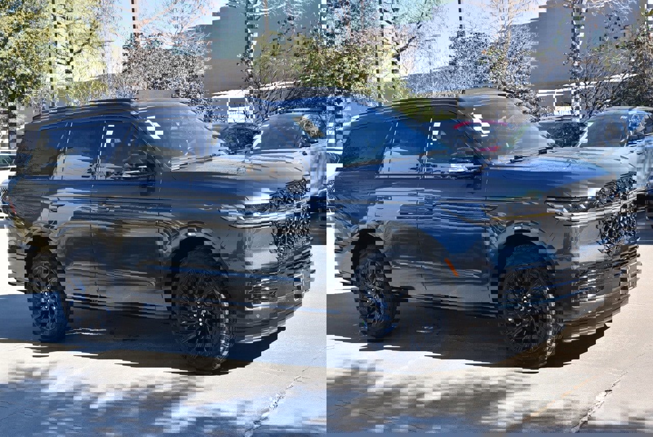 New 2025 Lincoln Navigator Reserve w/ Jet Appearance Package image 11