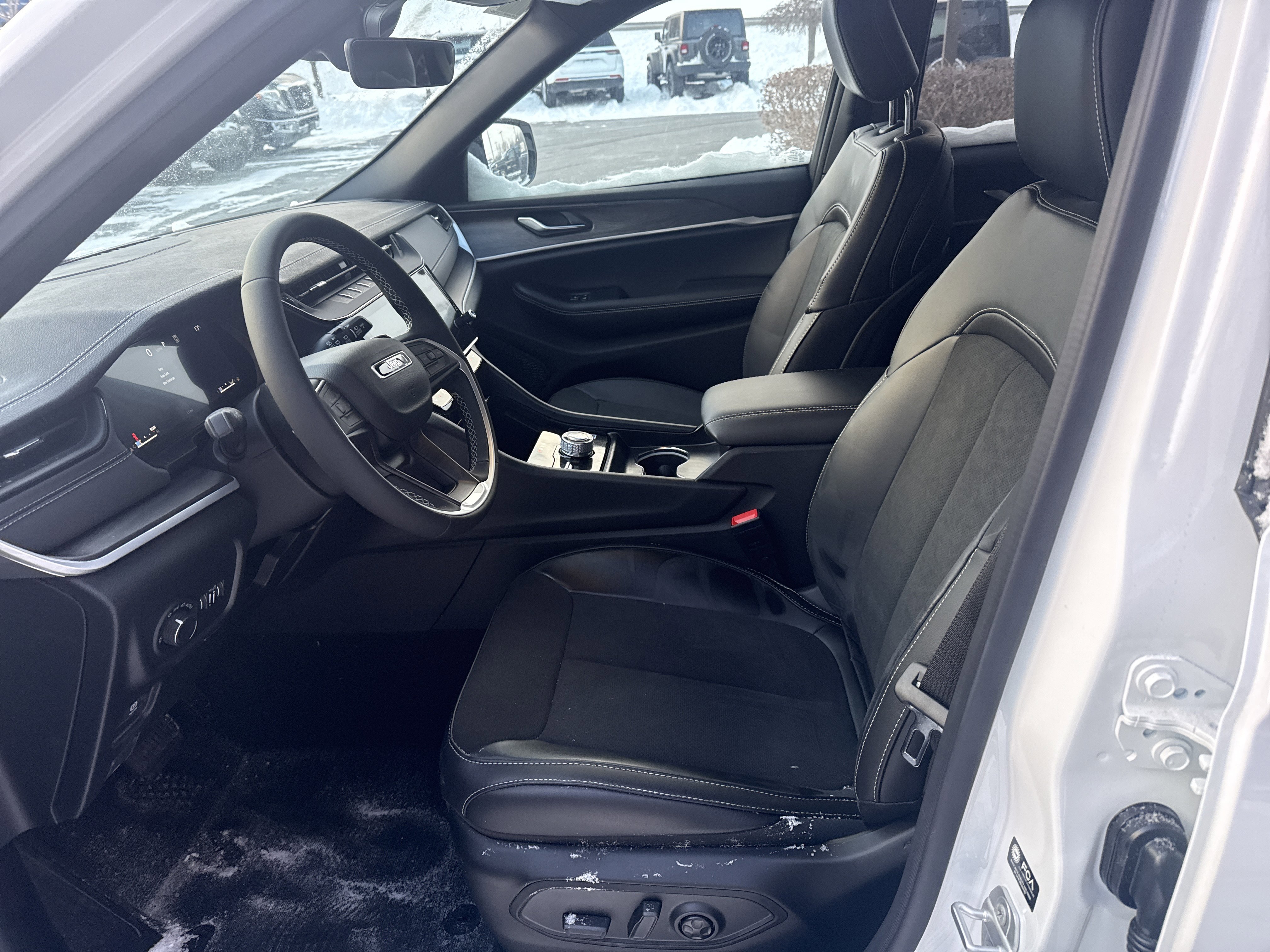 New 2026 Jeep Grand Cherokee Altitude AWD/4WD image 12