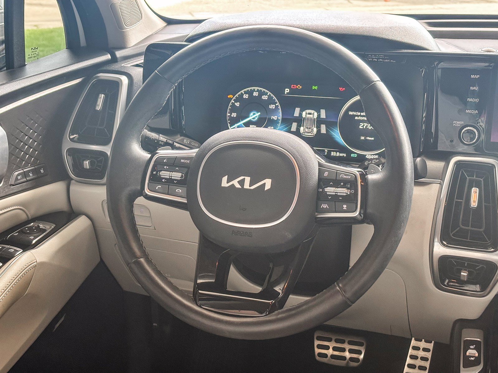 Used 2023 Kia Sorento SX Prestige image 18