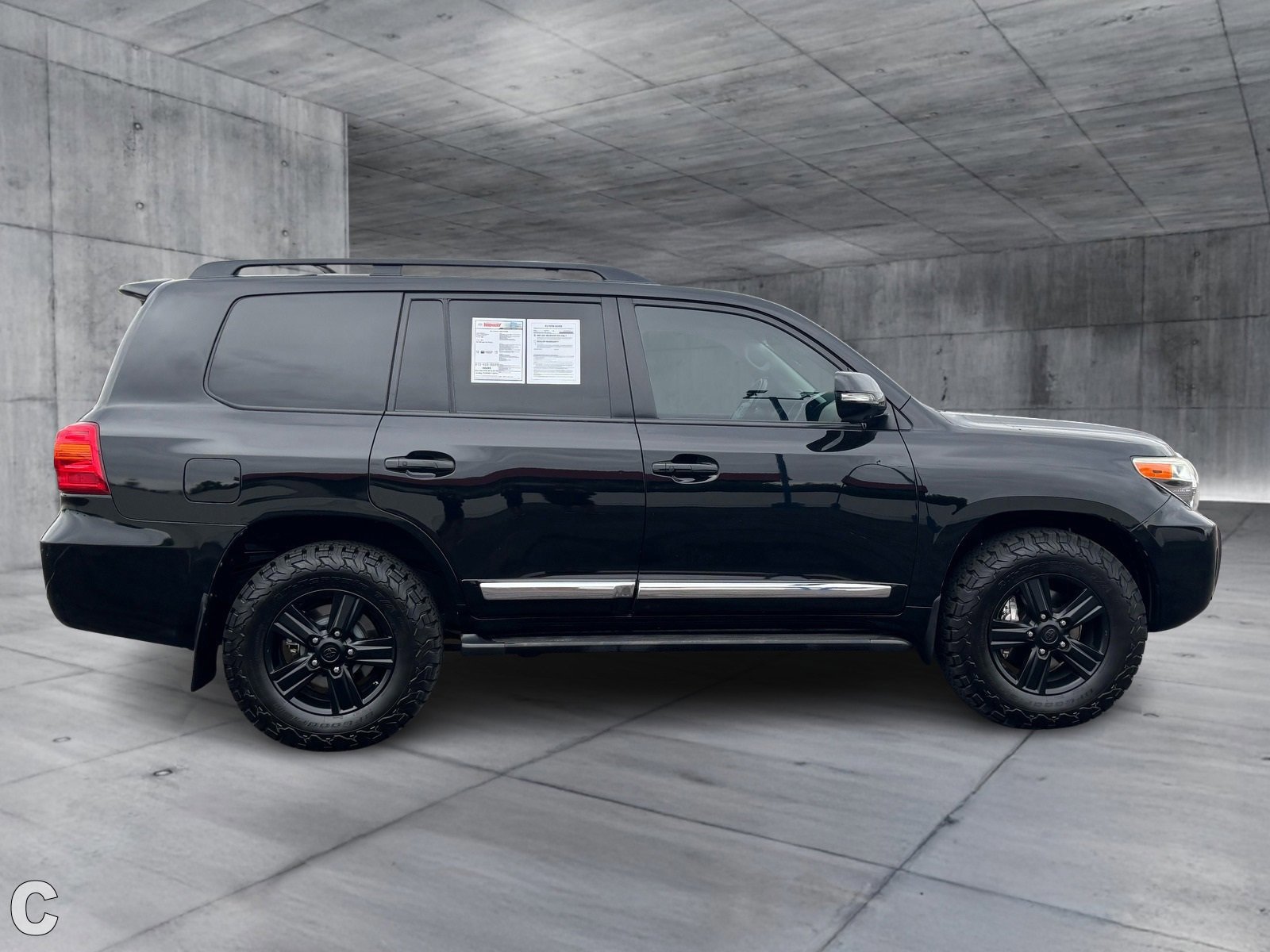 Used 2013 Toyota Land Cruiser image 7