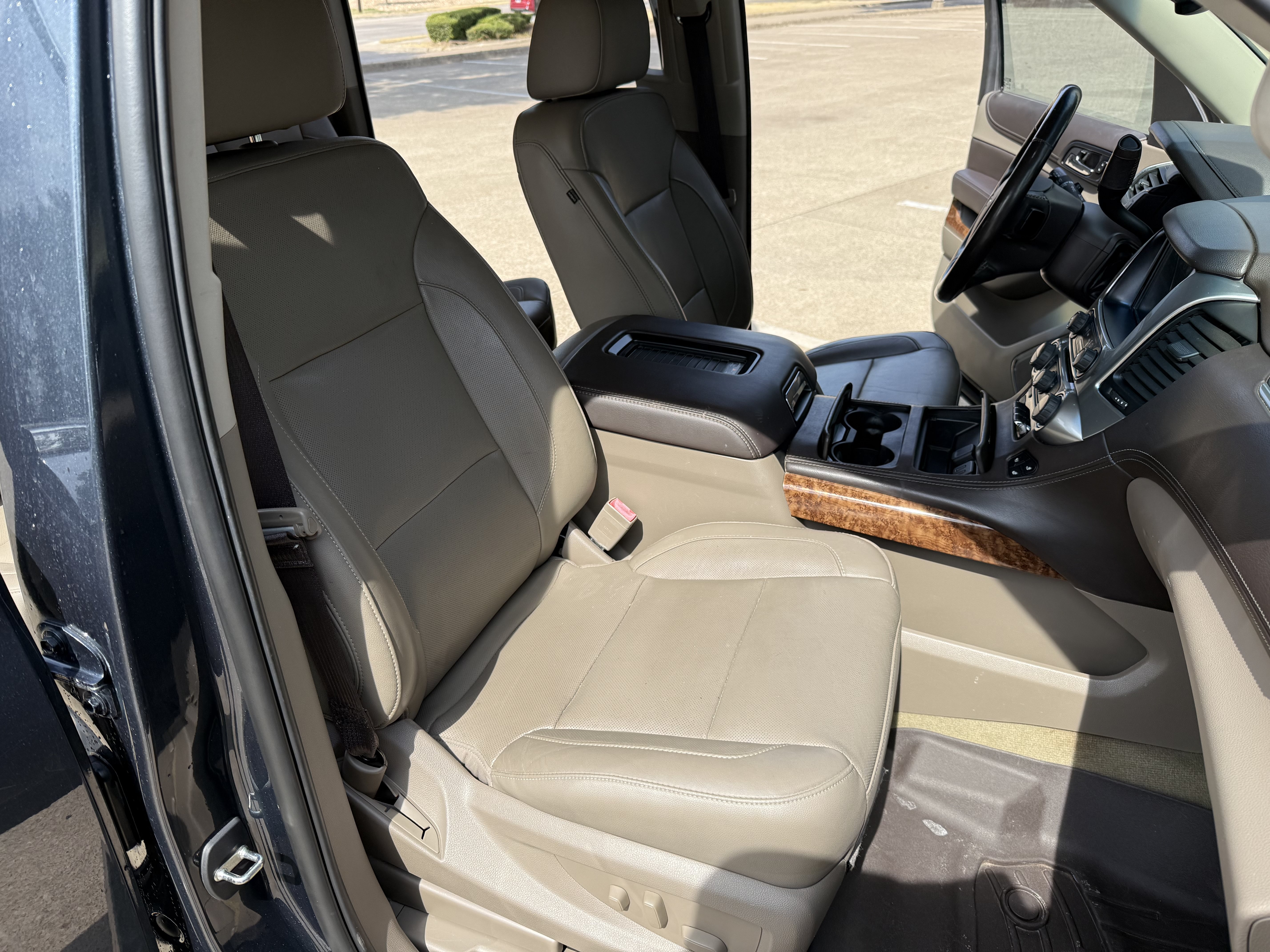 Used 2019 Chevrolet Suburban Premier RWD image 17