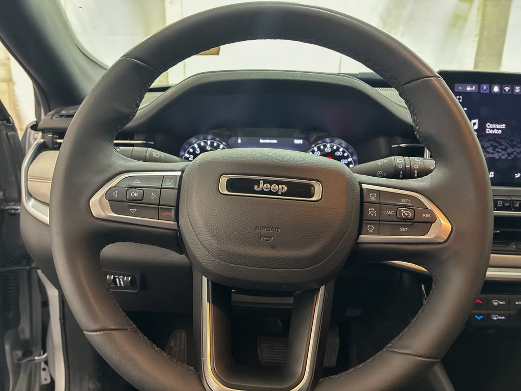 Used 2025 Jeep Compass Limited AWD/4WD image 14