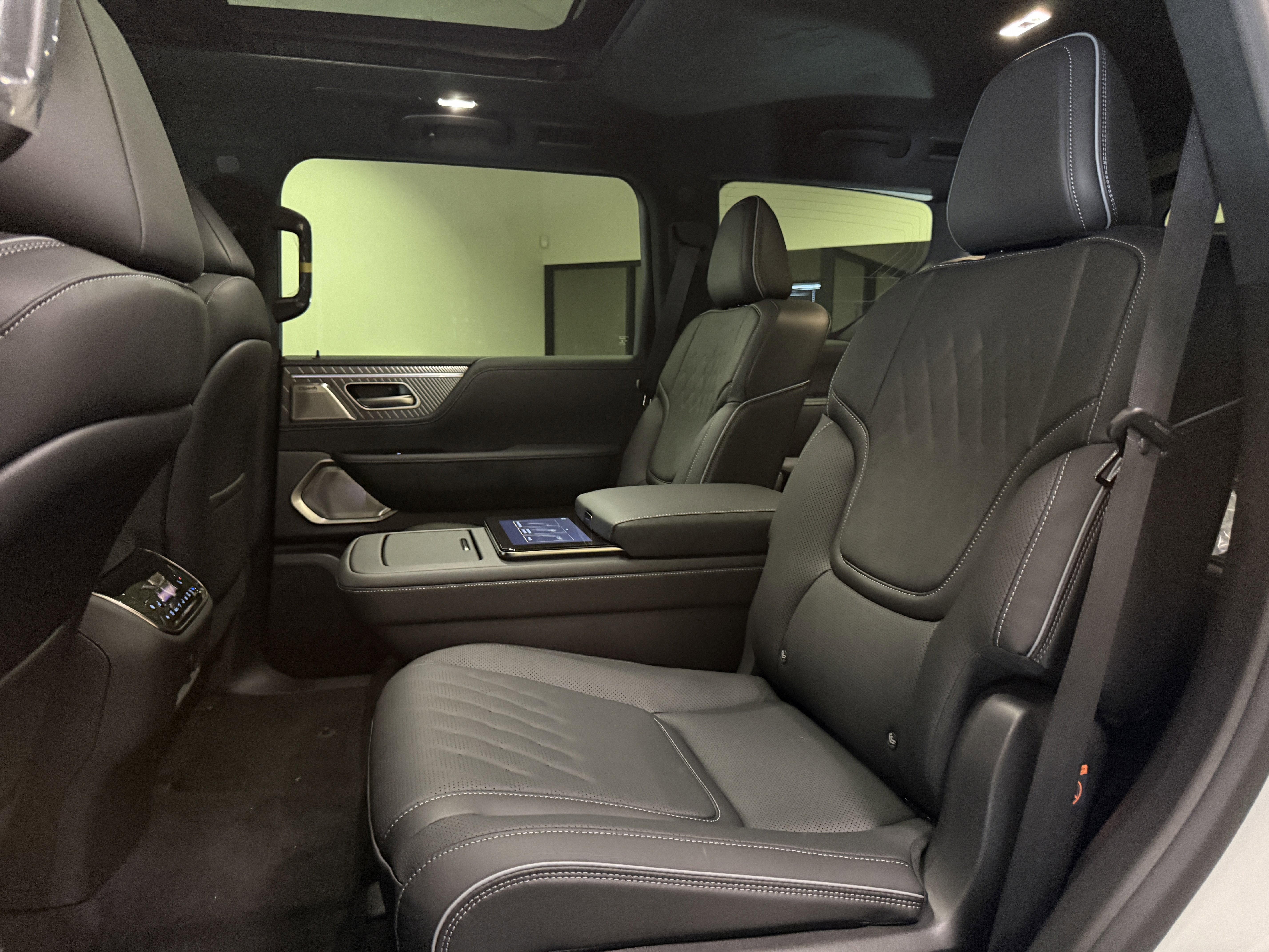 New 2026 INFINITI QX80 Autograph image 15