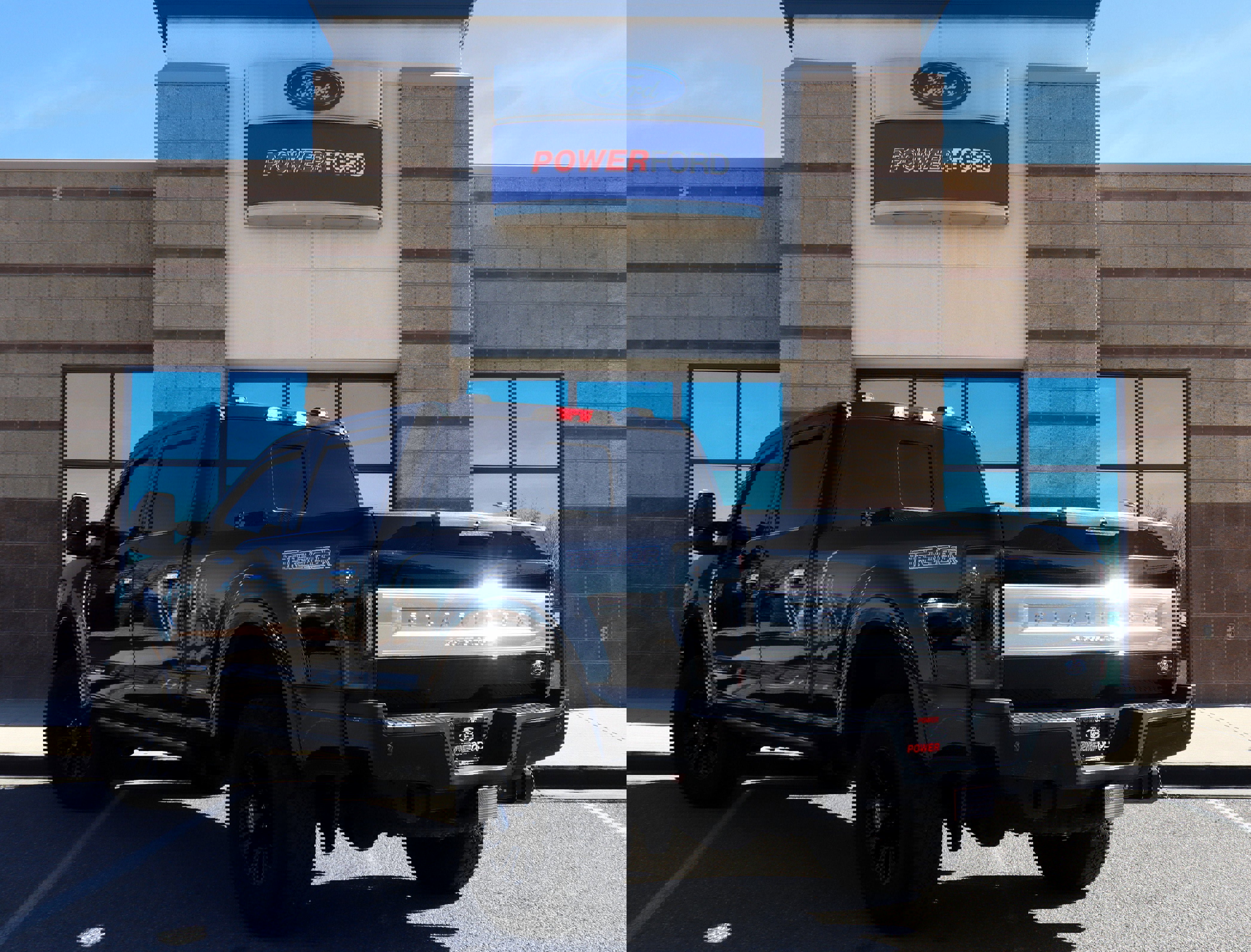 Used 2022 Ford F350 Platinum w/ Tremor Off-Road Package image 8