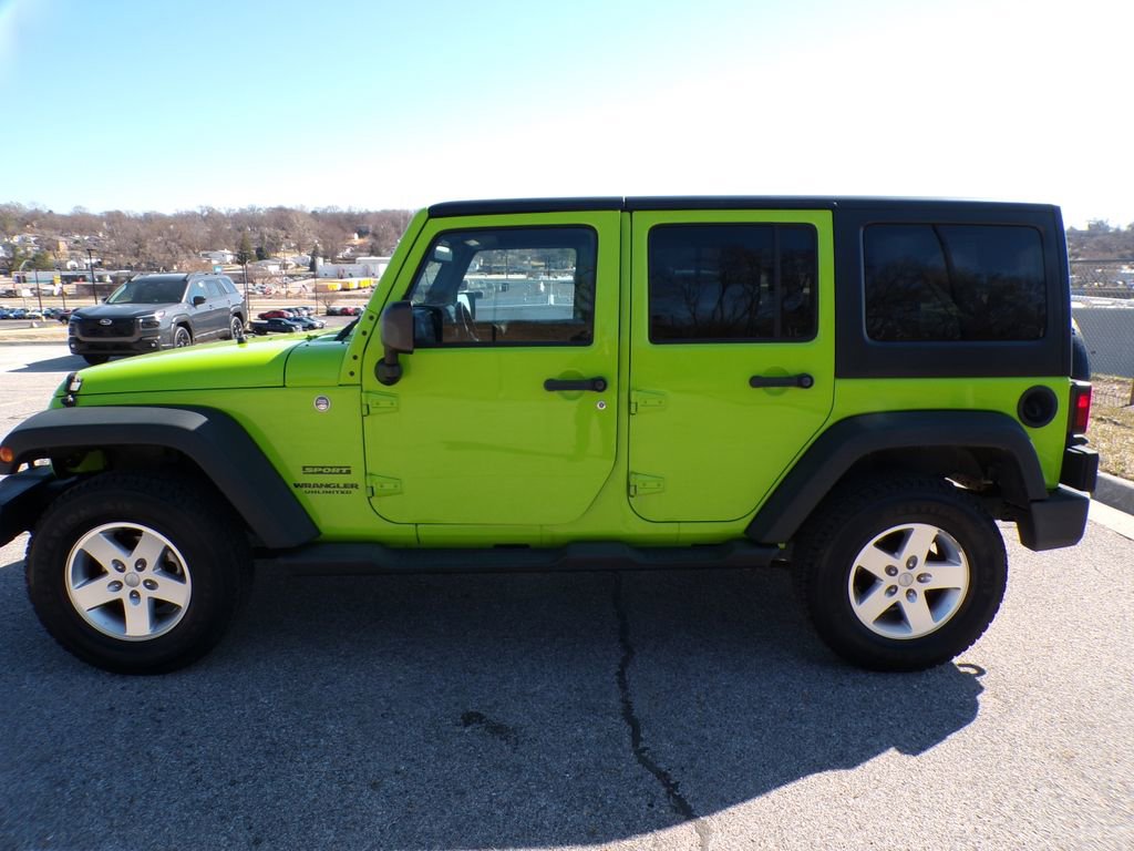 Used 2013 Jeep Wrangler Unlimited Sport image 2