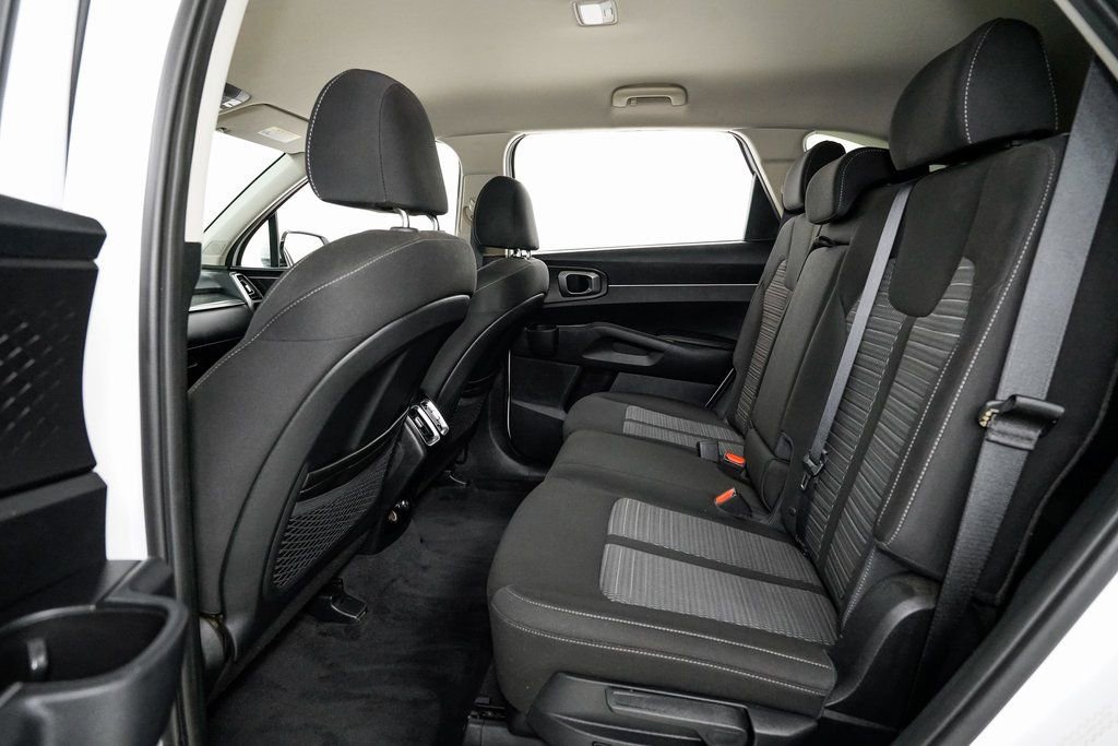 Used 2023 Kia Sorento LX image 24