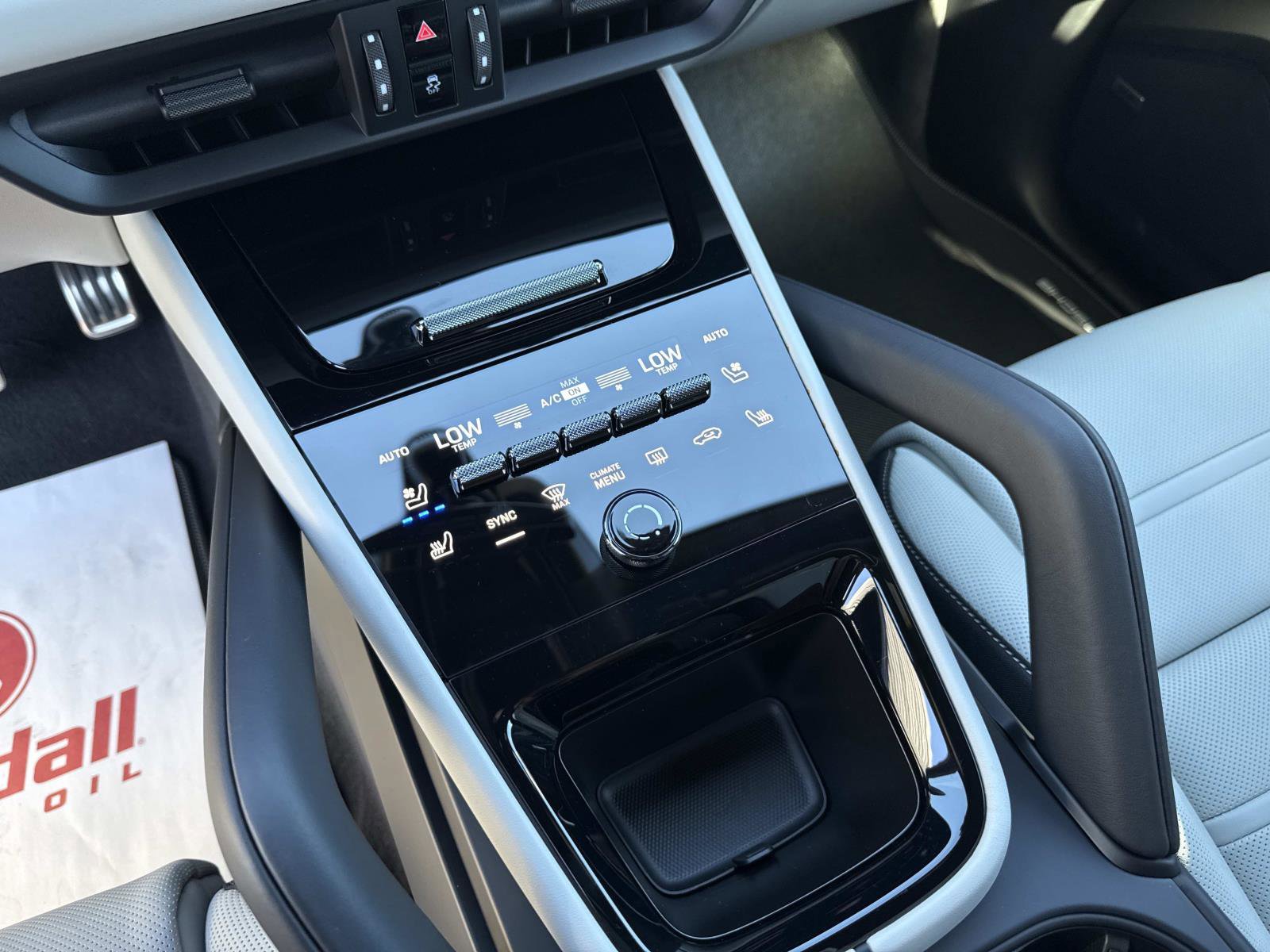 Certified 2025 Porsche Cayenne S image 27