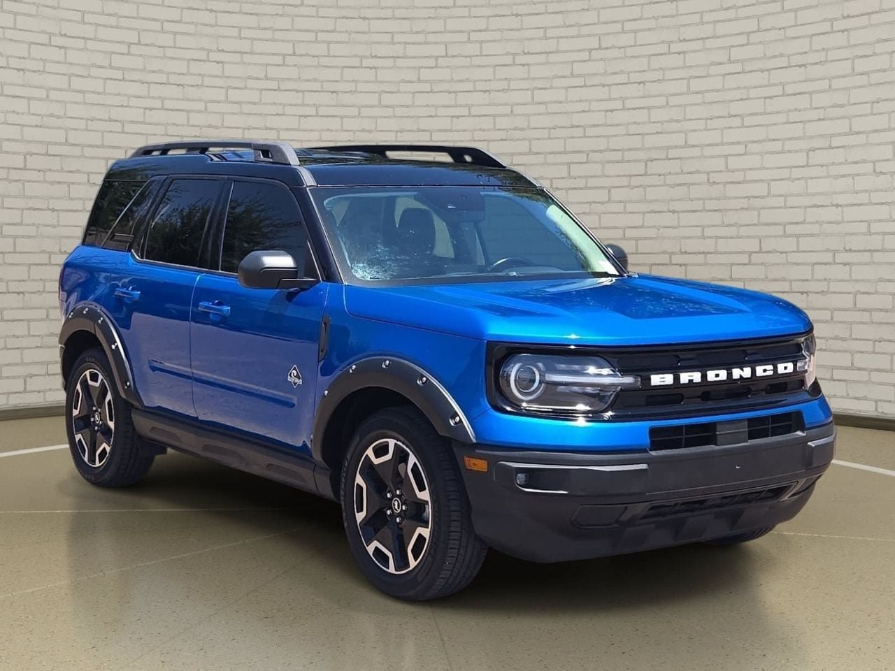 Used 2022 Ford Bronco Sport Outer Banks w/ Tech Package AWD/4WD image 3