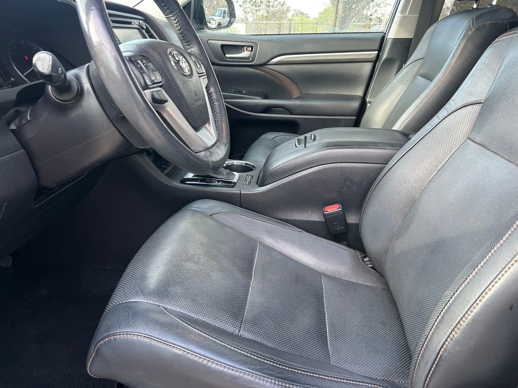 Used 2019 Toyota Highlander Limited Platinum AWD/4WD image 11