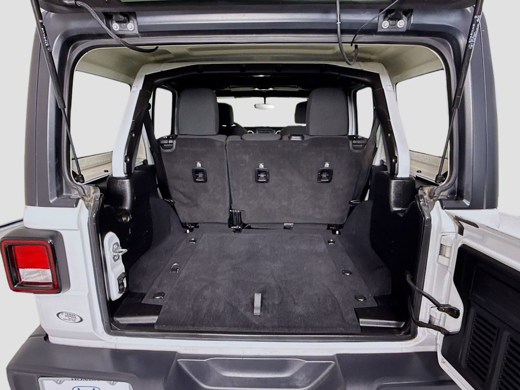 Used 2019 Jeep Wrangler Unlimited Sahara image 28