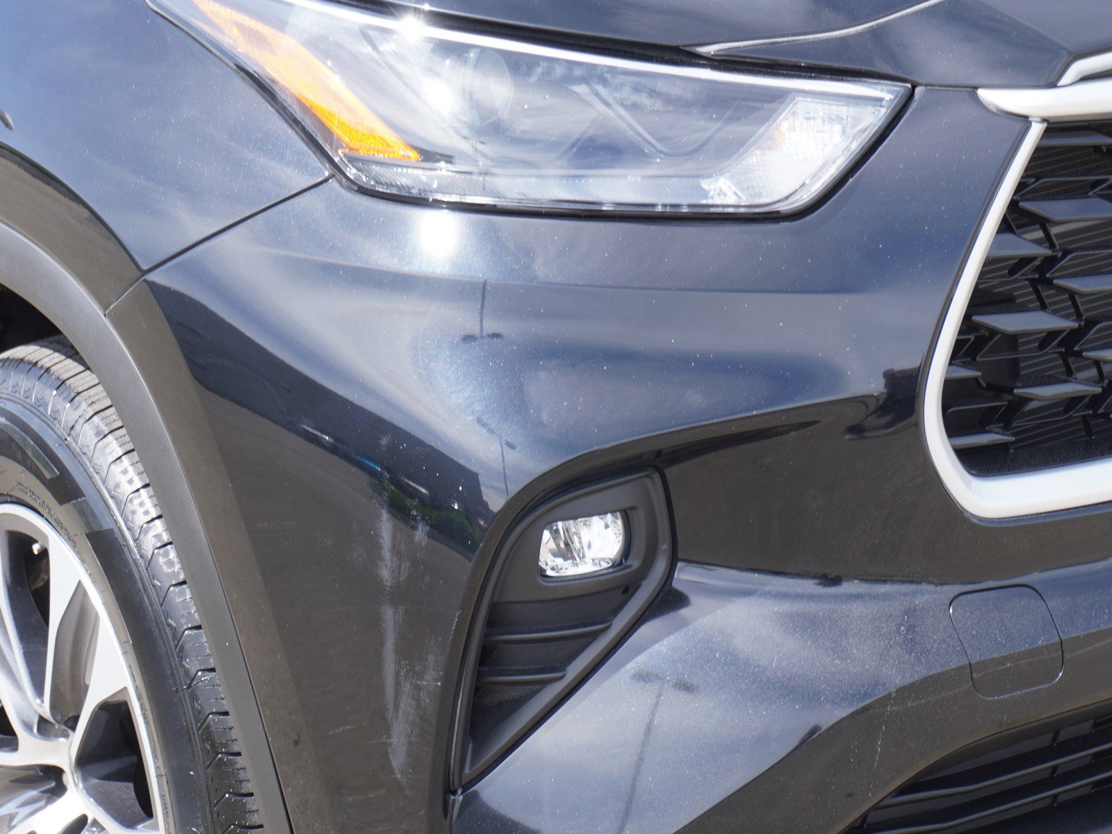 Used 2024 Toyota Highlander XLE image 3