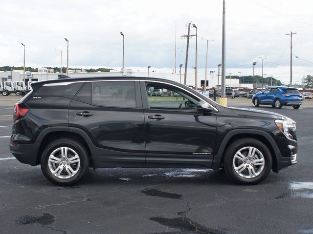 Used 2024 GMC Terrain SLE image 19