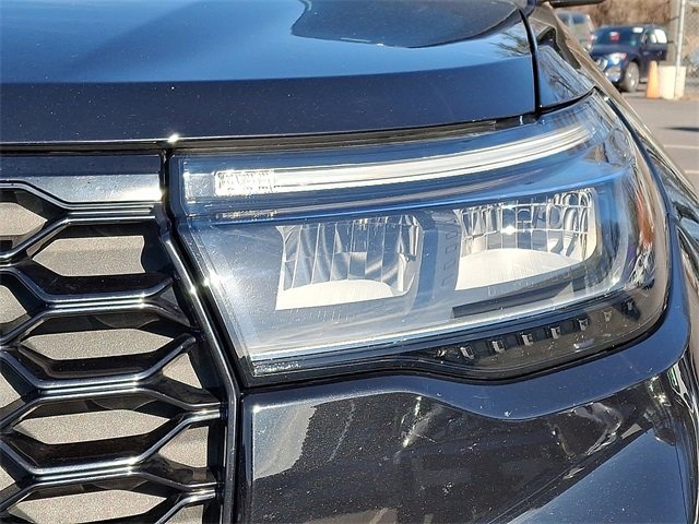 Used 2025 Ford Explorer ST image 9