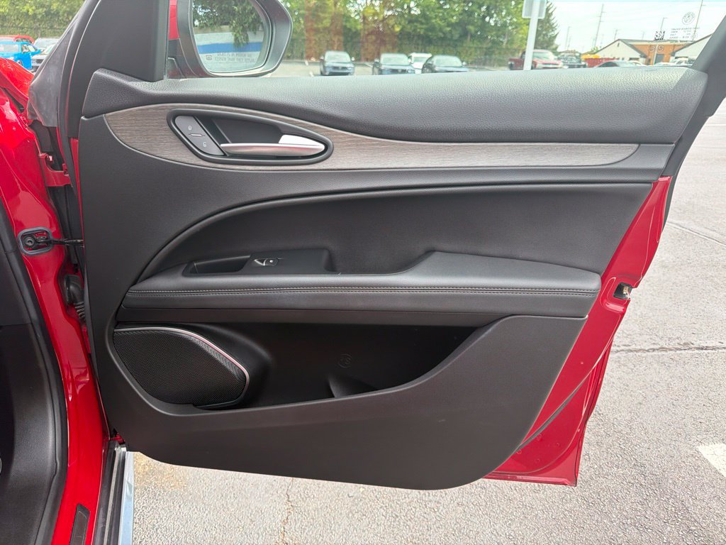 Used 2022 Alfa Romeo Stelvio Ti AWD/4WD image 26