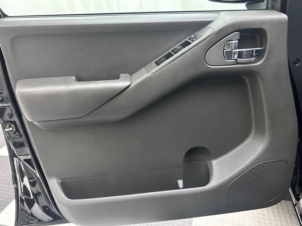 Used 2014 Nissan Frontier PRO-4X image 8