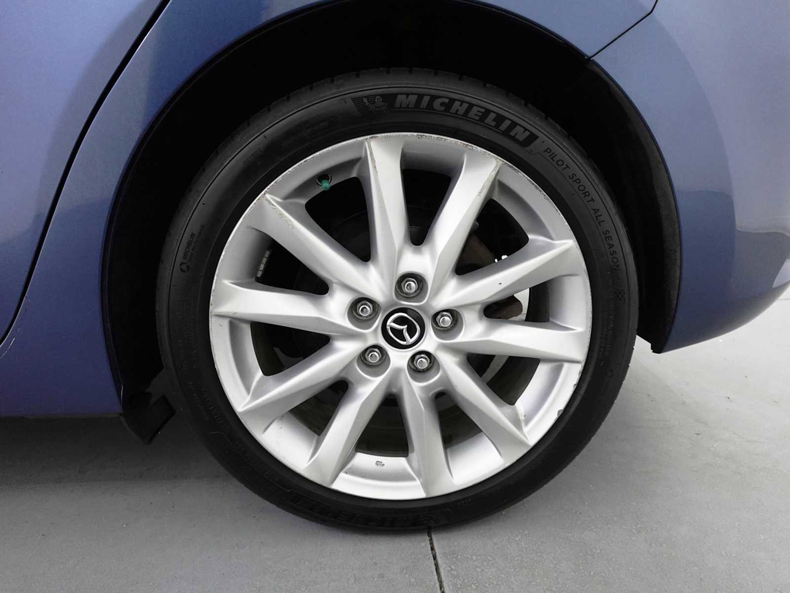 Used 2017 MAZDA MAZDA3 Grand Touring w/ Premium Equipment Package FWD image 9