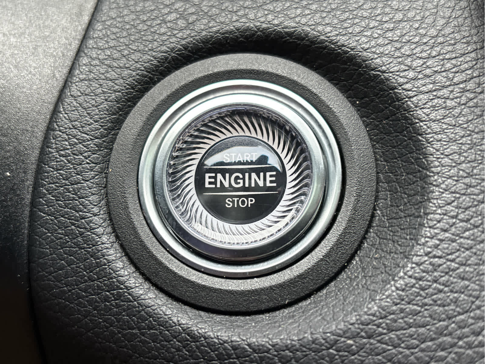 Used 2019 Mercedes-Benz C 300 4MATIC Sedan image 24