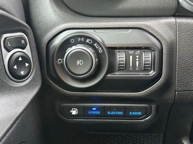 Used 2022 Jeep Wrangler Unlimited Sahara image 19