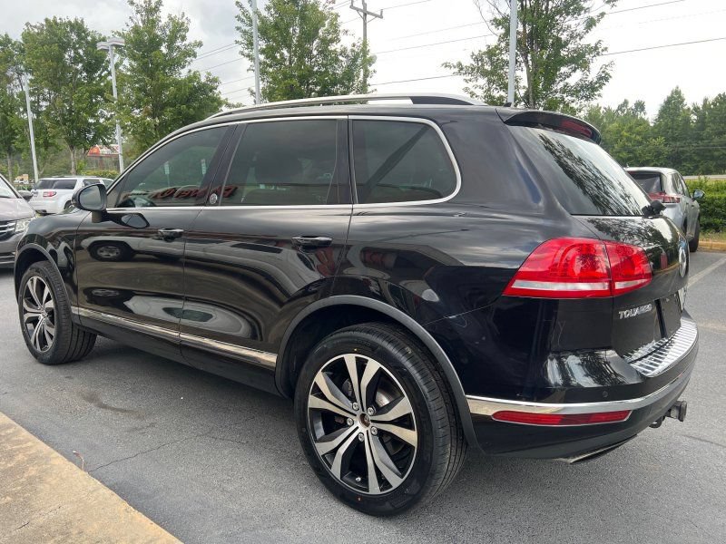 Used 2017 Volkswagen Touareg Wolfsburg Edition AWD/4WD image 4