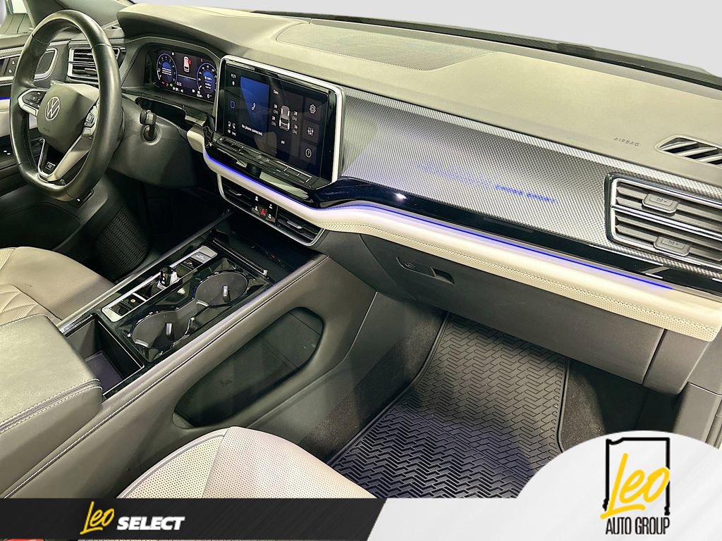 Used 2024 Volkswagen Atlas Cross Sport SEL Premium R-Line image 31