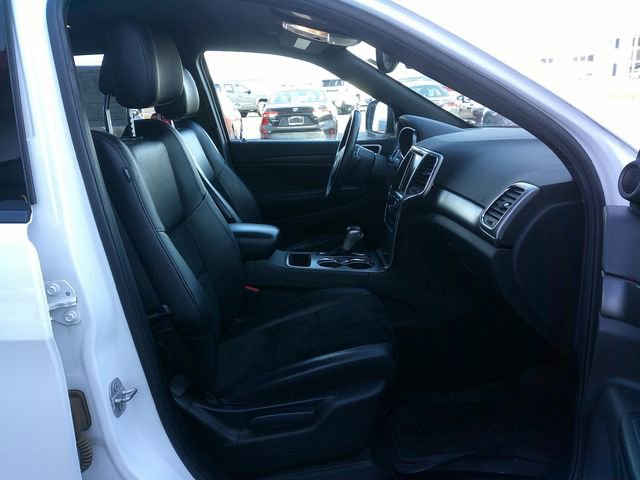 Used 2017 Jeep Grand Cherokee Altitude AWD/4WD image 27