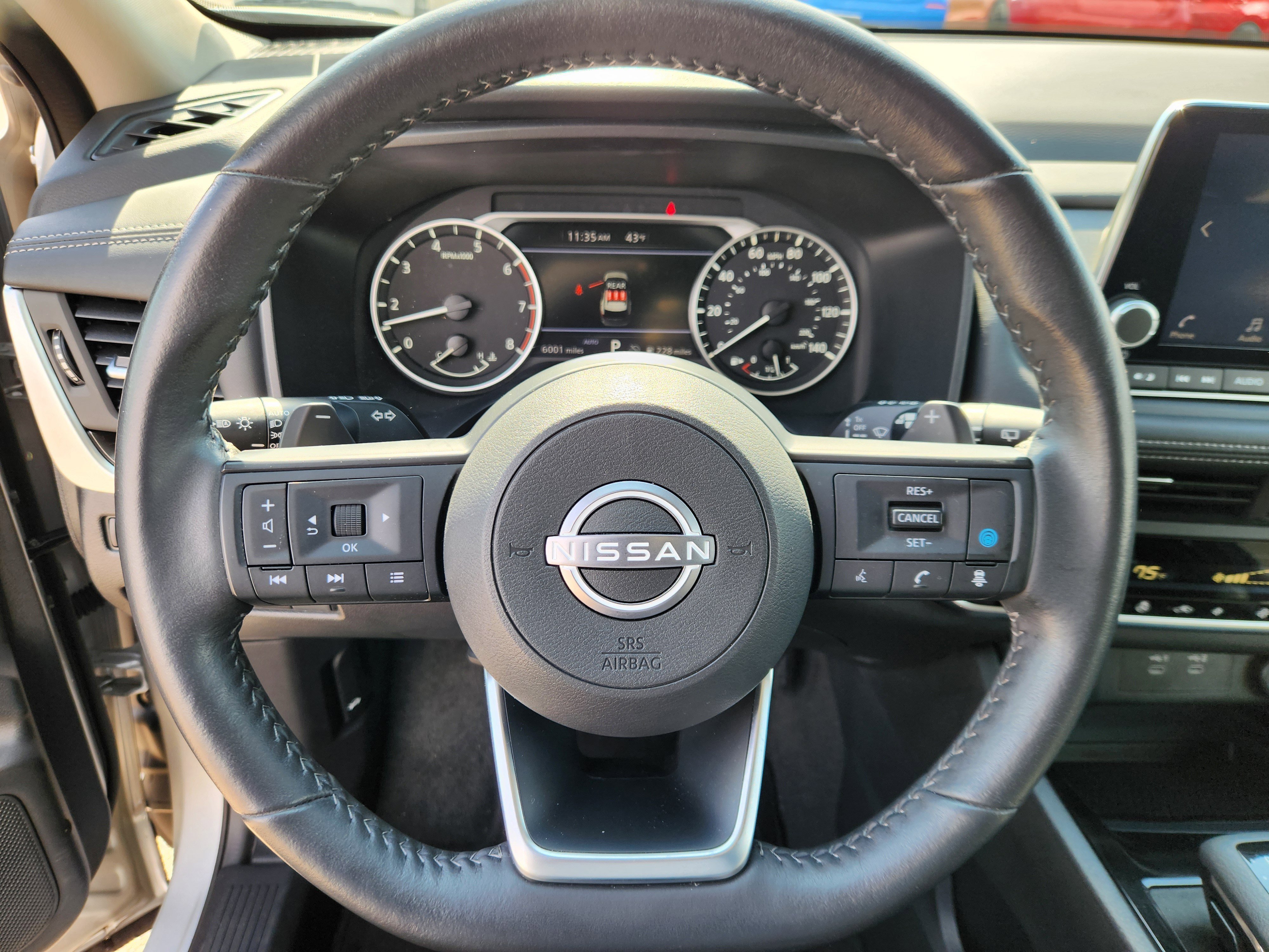 Used 2024 Nissan Rogue SV w/ SV Premium Package image 9