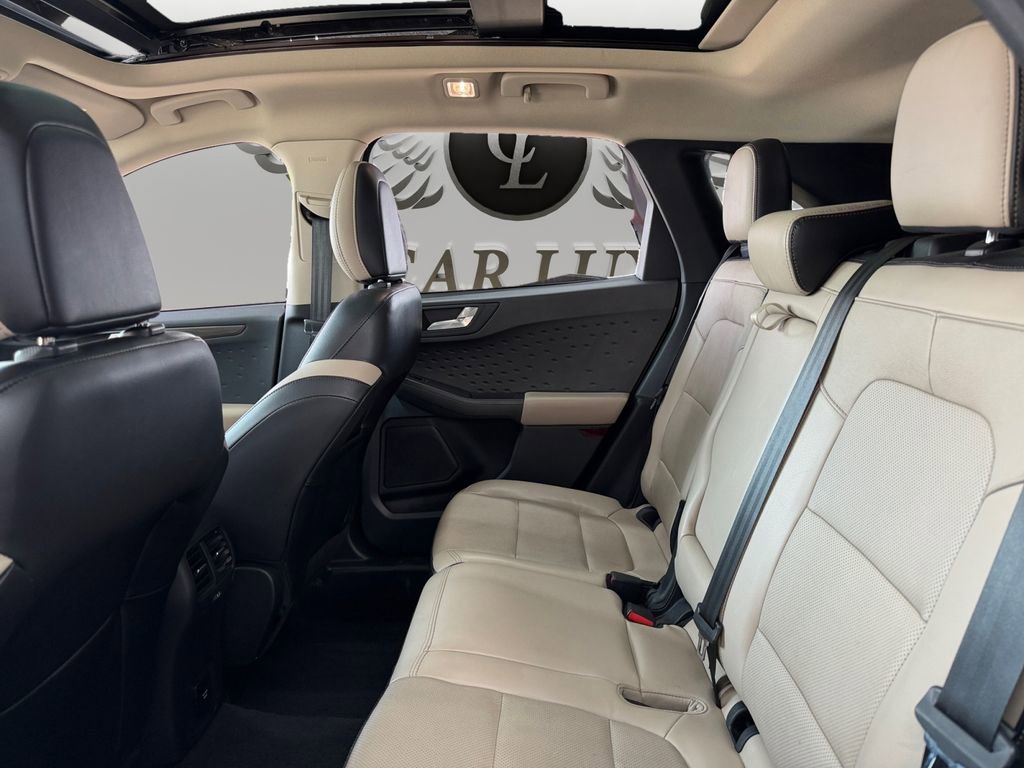 Used 2020 Ford Escape Titanium image 13