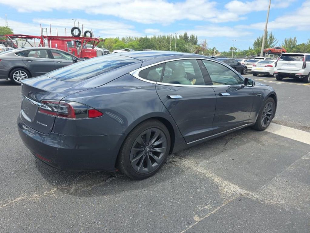 Used 2020 Tesla Model S Long Range Plus image 4