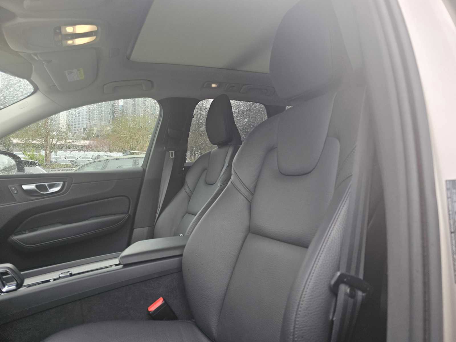Certified 2025 Volvo XC60 B5 Plus image 21
