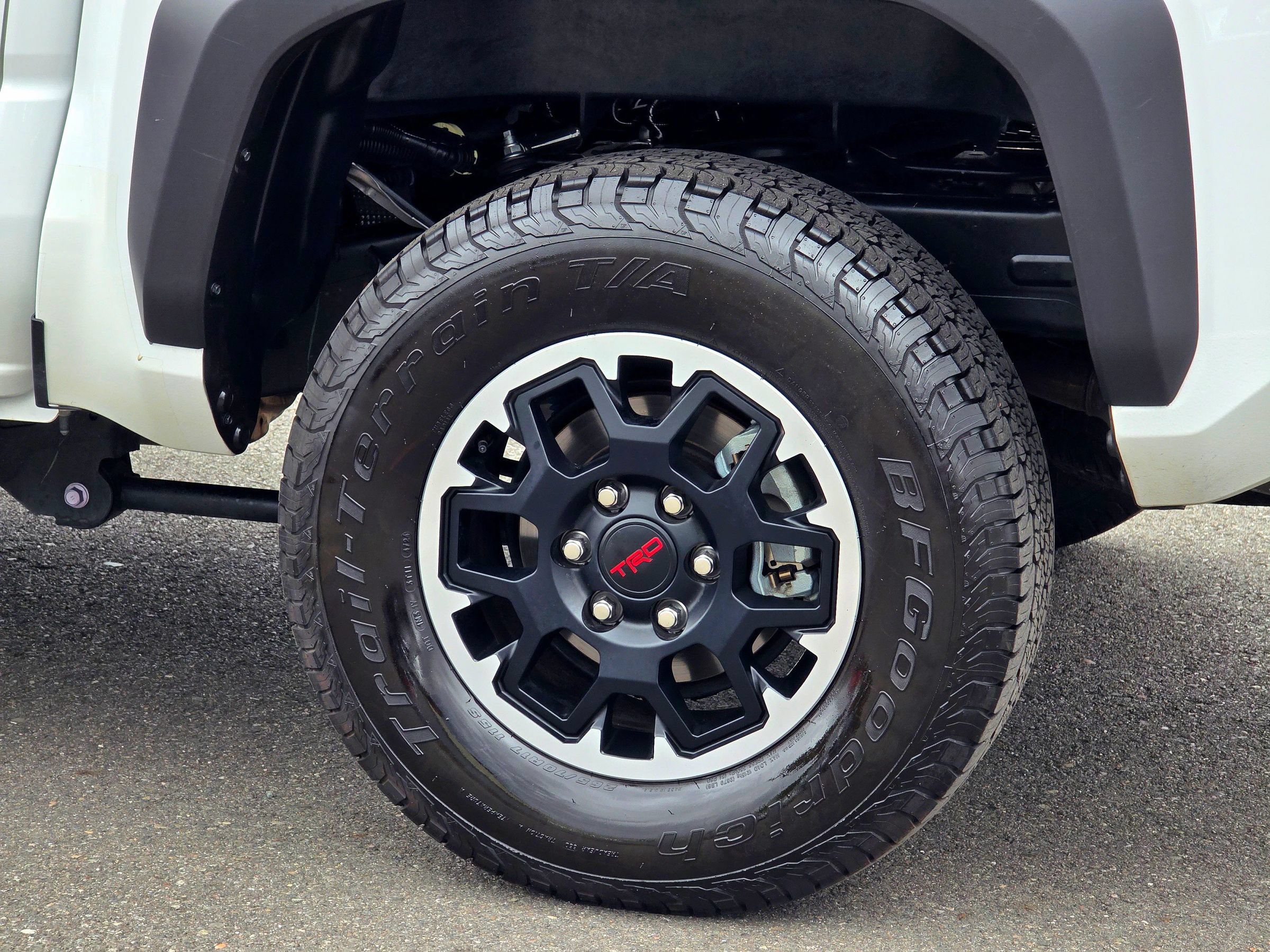 Used 2025 Toyota Tacoma TRD Off-Road AWD/4WD image 10
