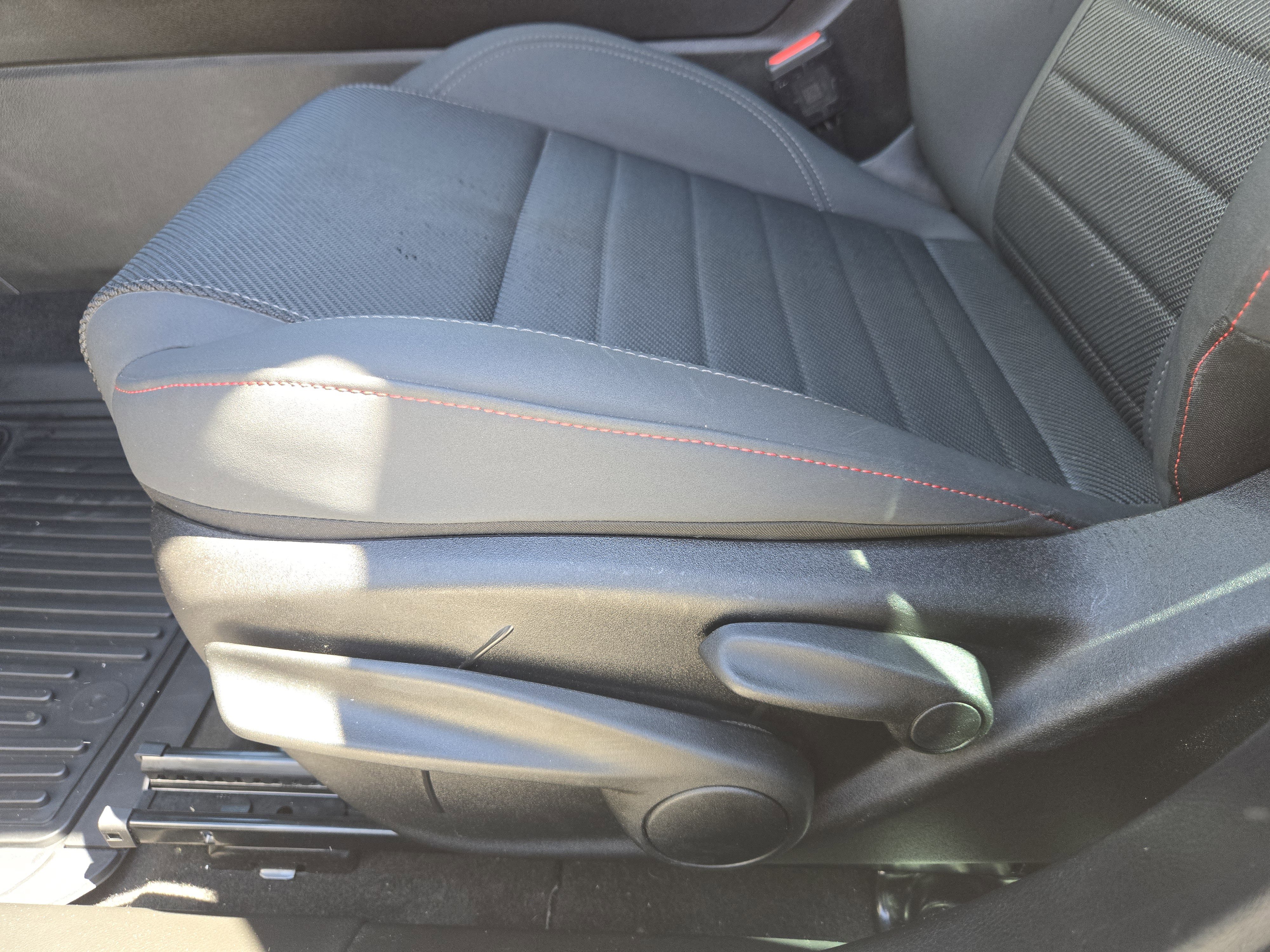 Used 2024 Dodge Hornet GT w/ GT Blacktop Package image 26