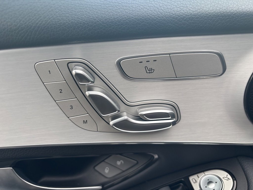 Used 2021 Mercedes-Benz GLC 300 4MATIC image 31