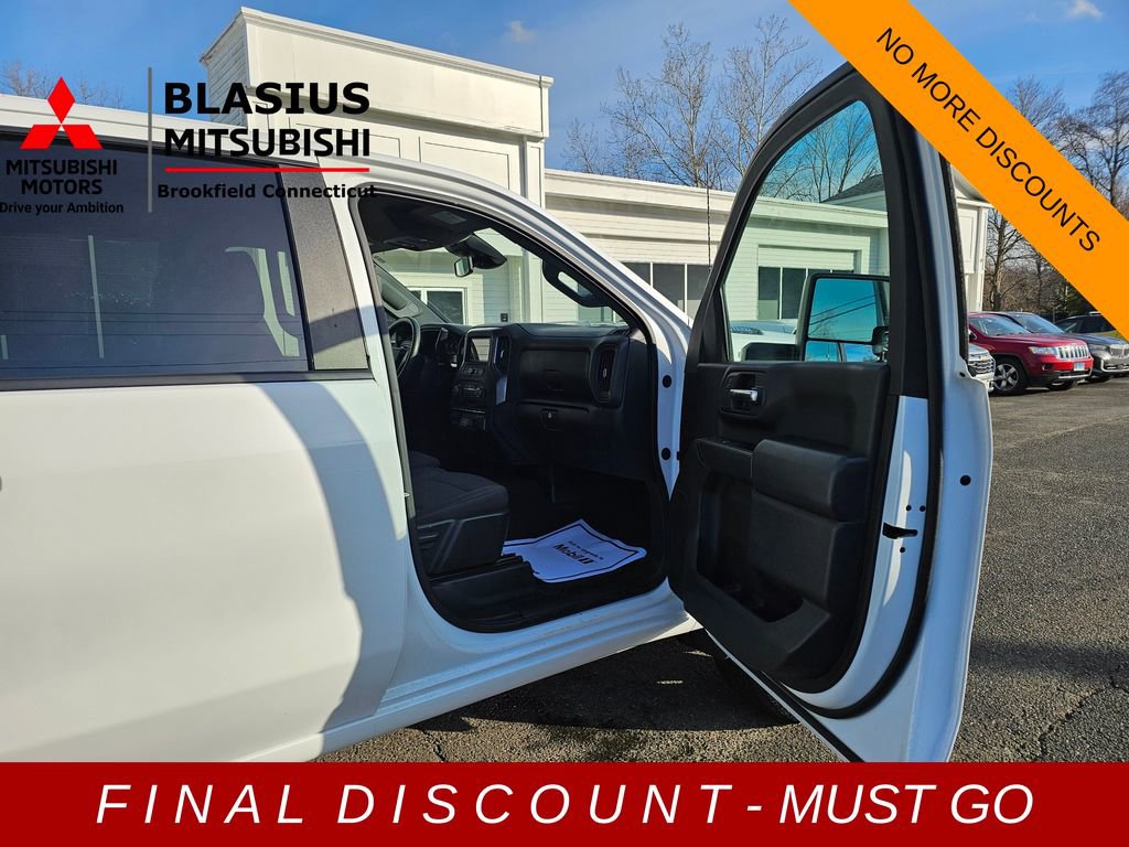 Used 2024 Chevrolet Silverado 2500 Custom w/ Custom Value Package image 13