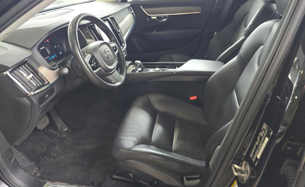 Used 2023 Volvo S90 B6 Plus image 10