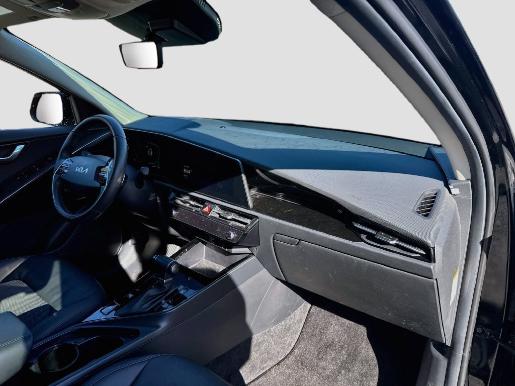 Certified 2023 Kia Niro EX FWD image 33