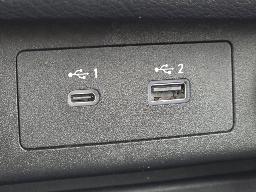 Used 2023 Nissan Rogue SV w/ SV Premium B Package image 10