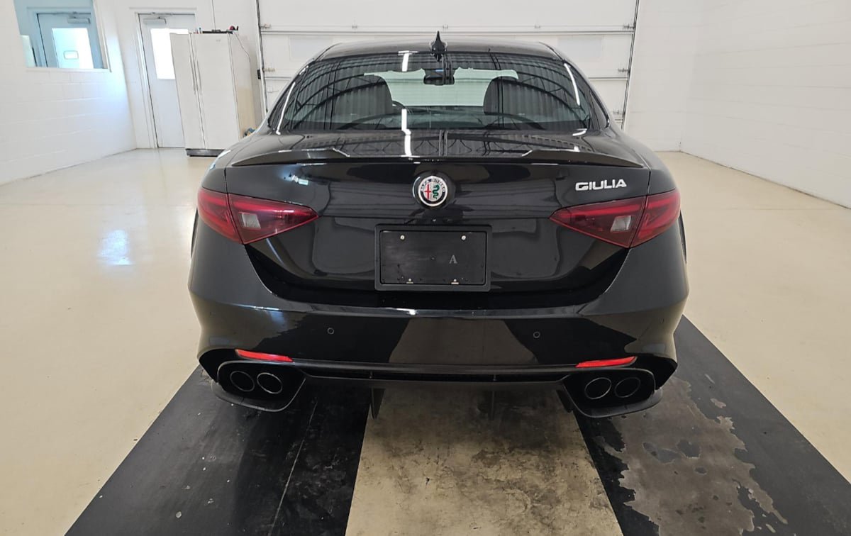 Used 2018 Alfa Romeo Giulia Quadrifoglio w/ Driver Assist Dynamic Package RWD image 5