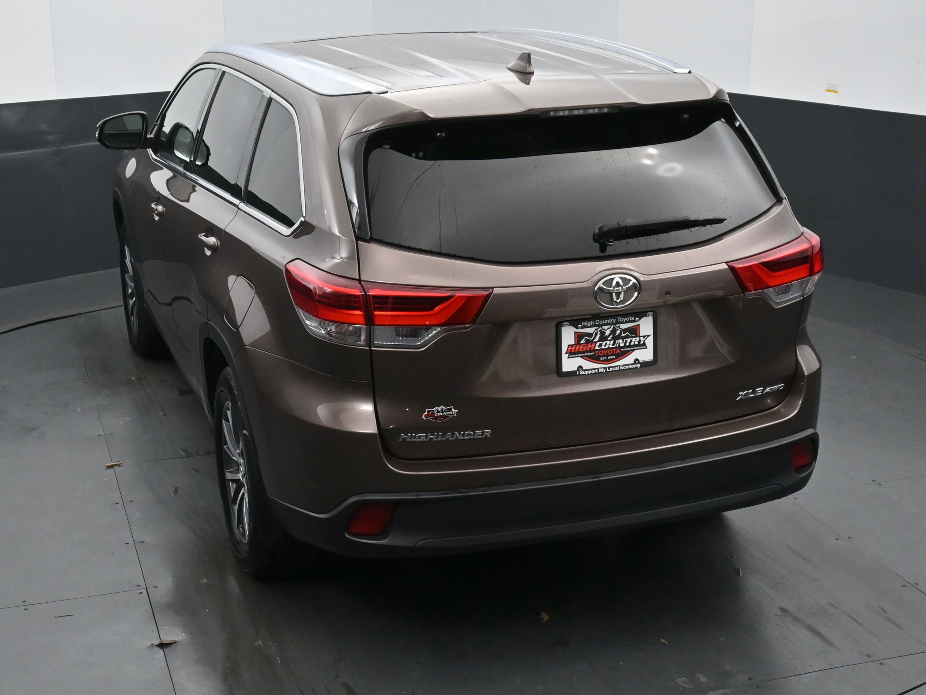 Used 2018 Toyota Highlander XLE image 31