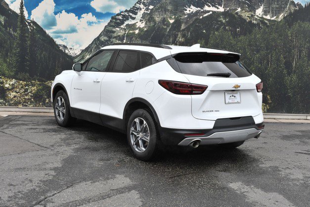 Used 2024 Chevrolet Blazer LT AWD/4WD image 9