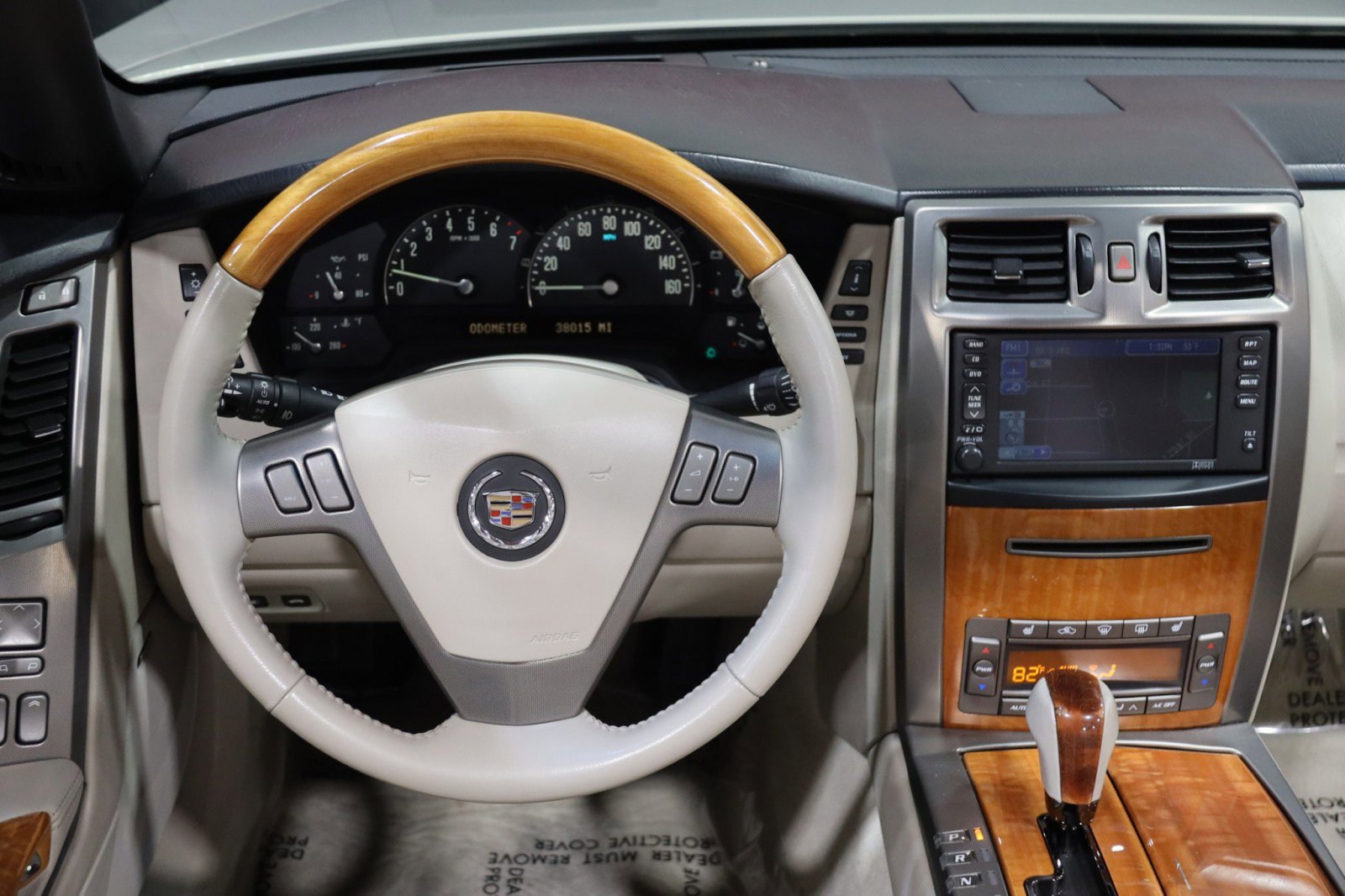 Used 2006 Cadillac XLR 2dr Convertible image 45