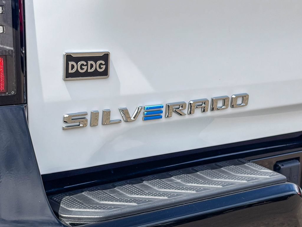 Used 2024 Chevrolet Silverado EV RST AWD/4WD image 9