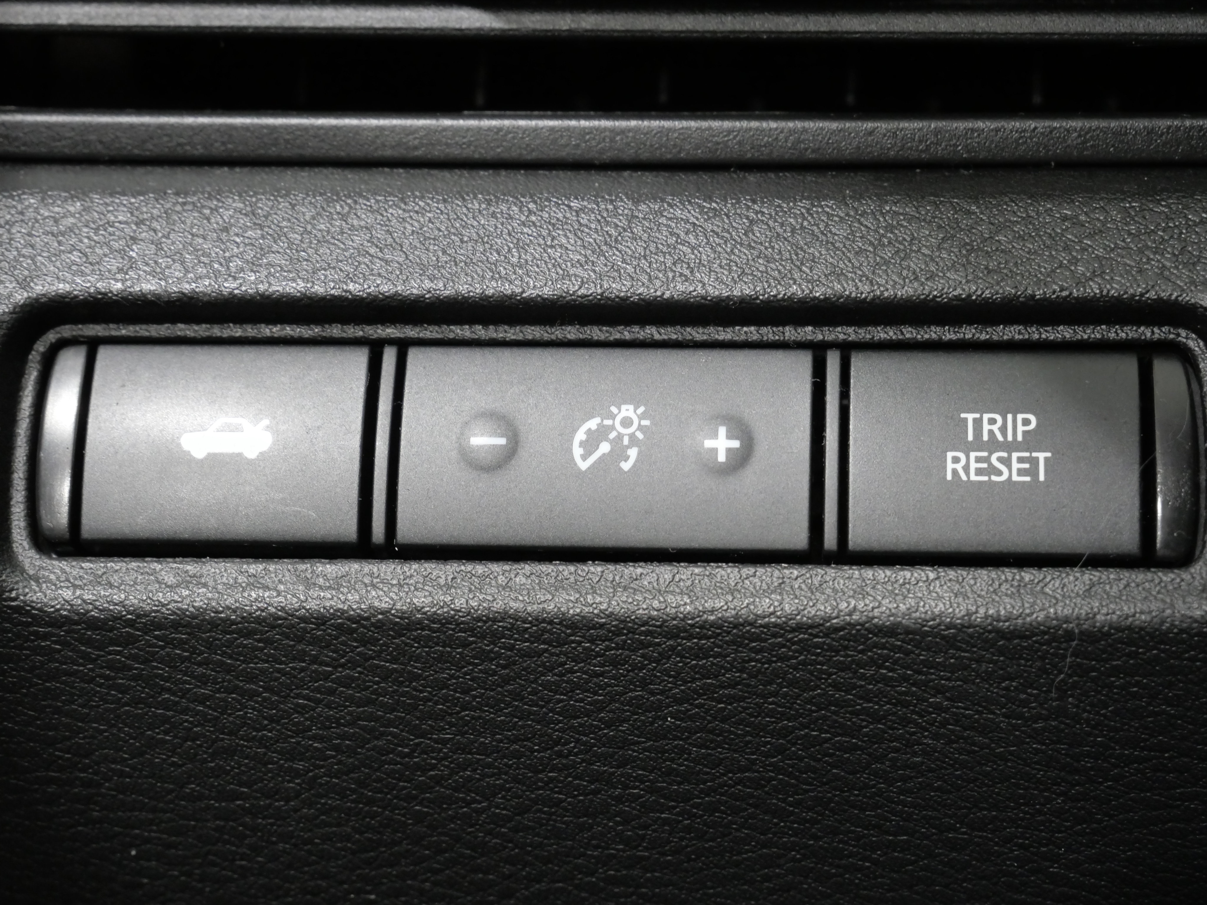 Used 2024 Nissan Altima 2.5 SV FWD image 14
